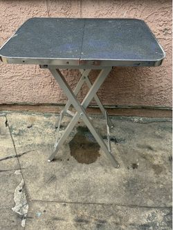 Grooming table
