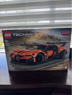 LEGO Technic Bugatti Chiron Pur Sport (42222) - New Sealed
