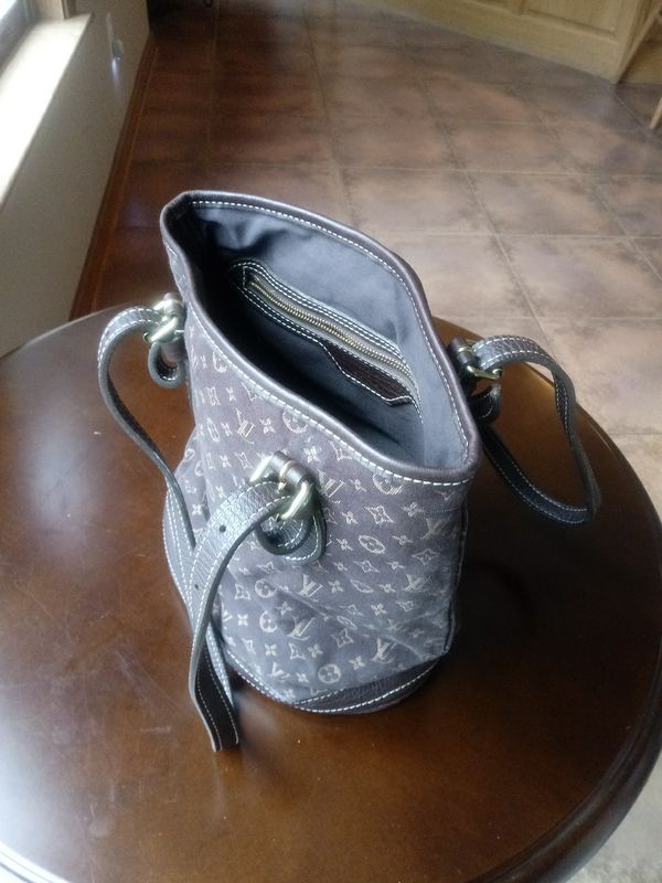 Authentic Louis Vuitton Hand Bag for Sale in Washington, DC - OfferUp