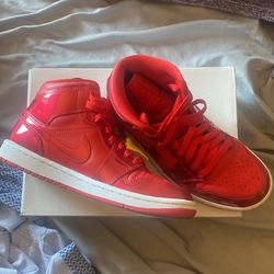 Air Jordan 1 Mid Red 