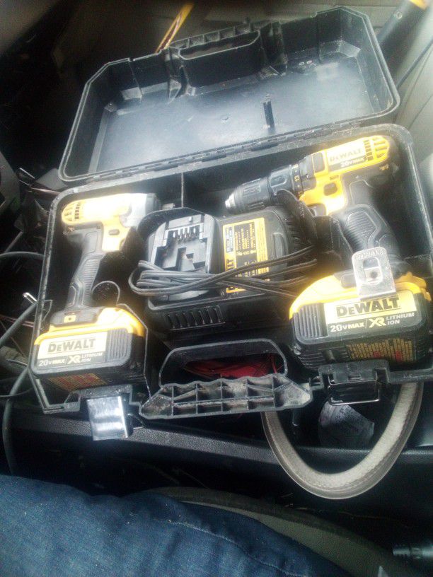 DeWalt 20volt Max Drill And Impact Driver.With 2xr Batteries And Charger Also Comes With The DeWalt Case