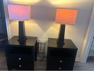 Sidetable and lamp (all 90$)