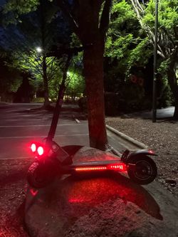 💰Looking at Offers!!💰 BRAND NEW BATTERY Electric/E Scooter 28MPH, 40 Mile Range+ D.O.T Certified  Samurai Helmet+ Adjustable Suspension Seat