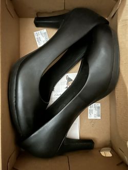 Clarks Adriel Viola Black Leather Women's Size 10 Heel