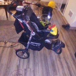Jeep Jogin Stroller Sit New With Bit in Redo