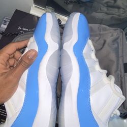 OG University blue 11 Lows Sz 8.5
