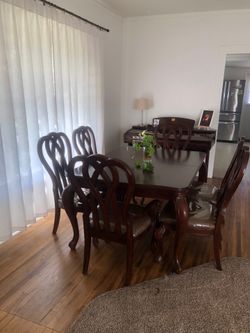 Traditional Dining Set 6 Chairs