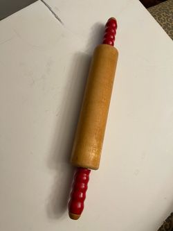 Vintage Farmhouse Rolling Bakery Pin with Red Ribbed Handles