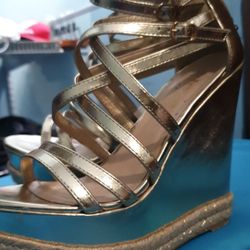 Gold chrome gladiator strappy back zip espadrilles wedges Size 9-10- COMFORTABLE