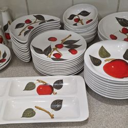 Vintage Mancioli Italian Hand Painted Dinnerware 