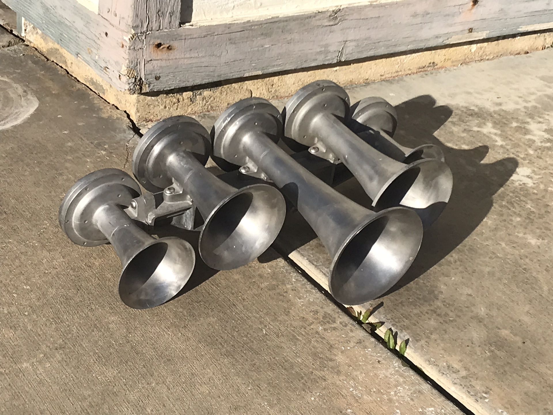 Nathan K5LA train horn