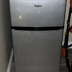 Mini Refrigerator Freezer 