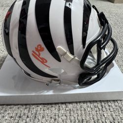 ANDREI IOSIVAS Alt White Bengals Mini Helmet - Metabilia Coa