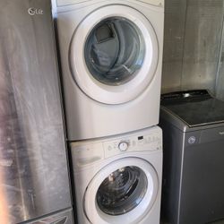 In Excellent Condition Whirlpool Front Load Washer And Stackable Gas Dryer Set 