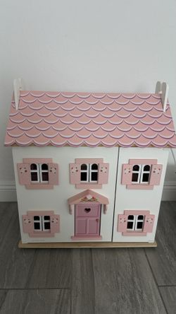 Le Toy Van Sophie's Wooden Dolls House