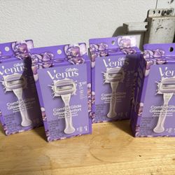 Venus Women’s Razors With Two Refills In Each Box