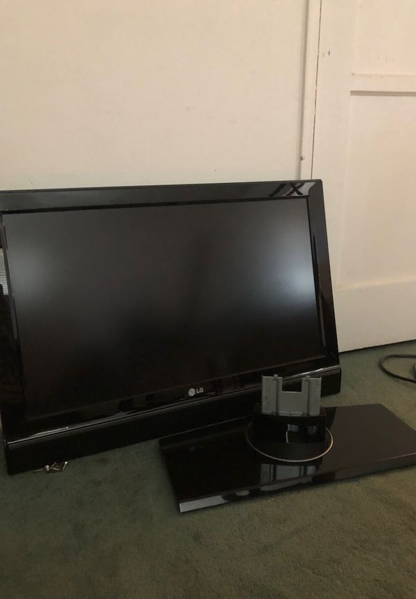 Lg Flatscreen Tv 32 Inch With Stand For In San Go Ca Offerup