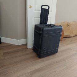 great tool box roll  away padded case 