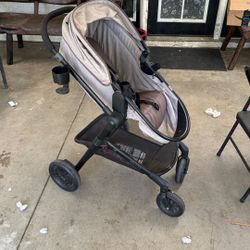 Even Flo Pivot Stroller 