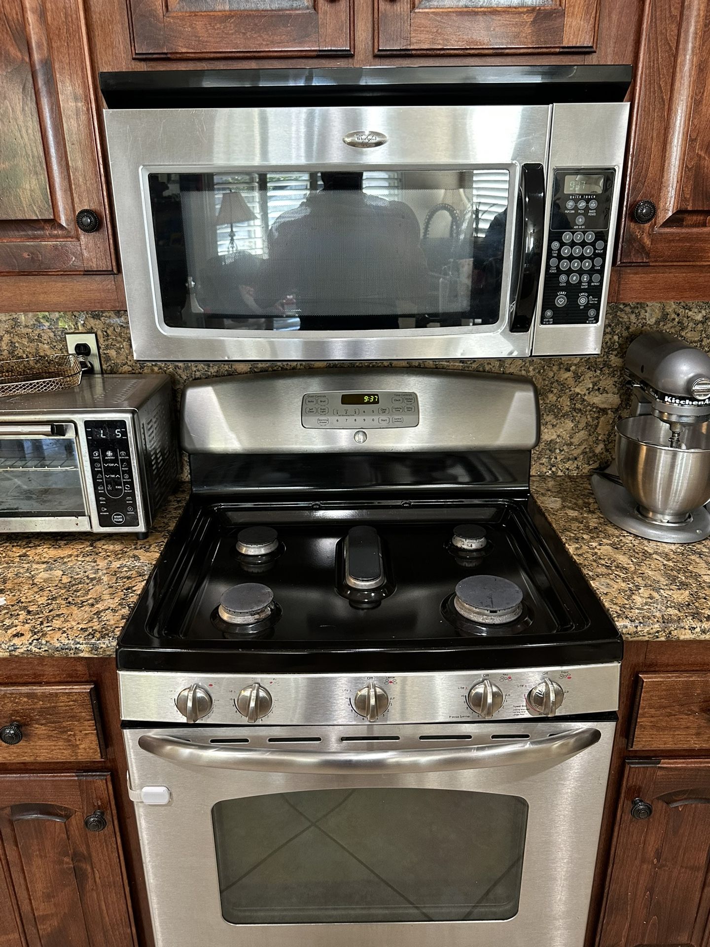 Whirlpool Dishwasher And Microwave