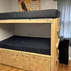 4 Sets Of Built In Bunk Beds