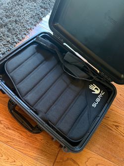 SUBPAC V1 ( Studio Chair)  + Hard Case