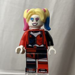 LEGO Minifigure sh0650 Harley Quinn Jacket Open Corset 2020 Batman (Rare Collectors Item!)