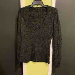 Woman’s Sweater (size L)