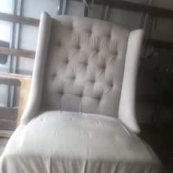 Oversized Throne Sofa Chair will deliver straight to your door 80 bucks