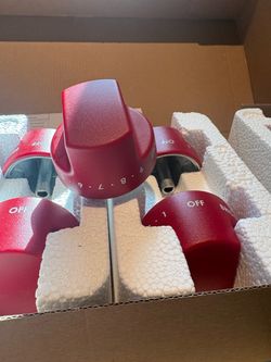 Wolf “classic red” knobs