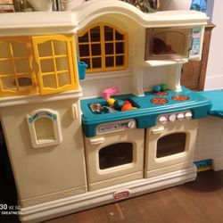 Little Tikes Kitchen Set