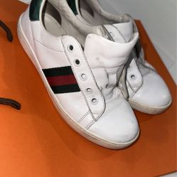 Gucci Girls Leather Sneakers 