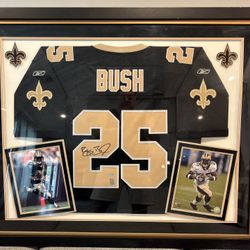 *COA* Autographed Reggie Bush Framed jersey