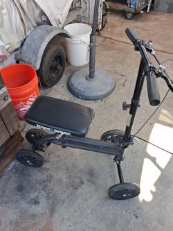 Knee scooter