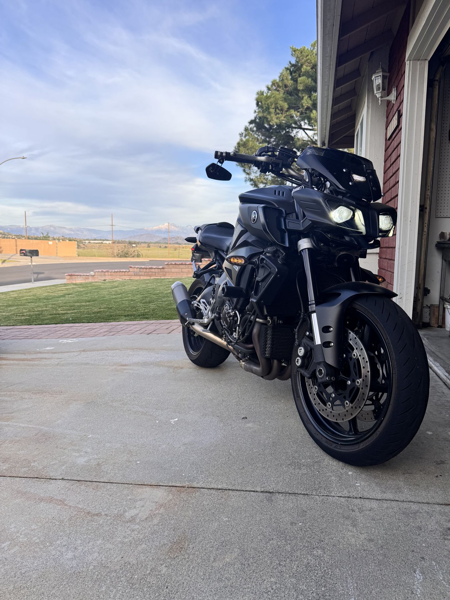 2019 Yamaha mt10 8600 obo TRADE FOR VAN!!!