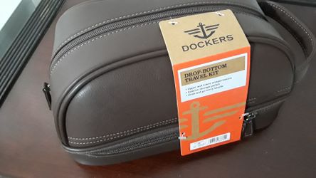Dockers leather traveling kit bag
