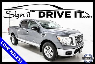 2017 Nissan TITAN