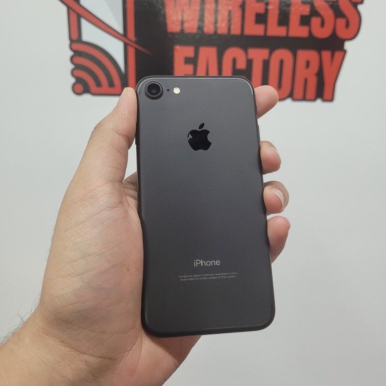 Apple iPhone 7 32gb Unlock | $50 Down And Take It Home!