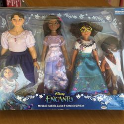 Encanto, Mirabel, Isabella, Luisa, & Antonio gift set