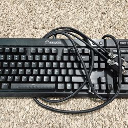 Corsair K70 Lux Cherry MX red switches