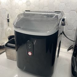 Pebble Ice Maker