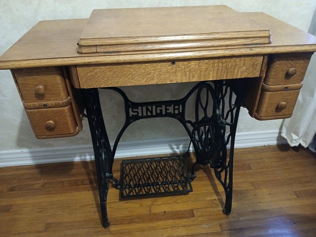 Antq Singer Sewing Machine-Cast Iron Treadle Base