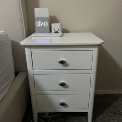 Nightstand (white)