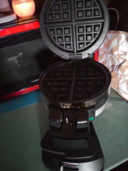 CUISINART DOUBLE FLIP WAFFLE MAKER