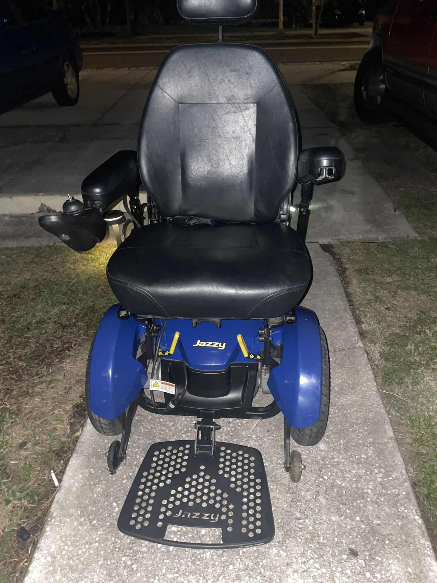 Pride Jazzy Elite 4 Scooter & Lift