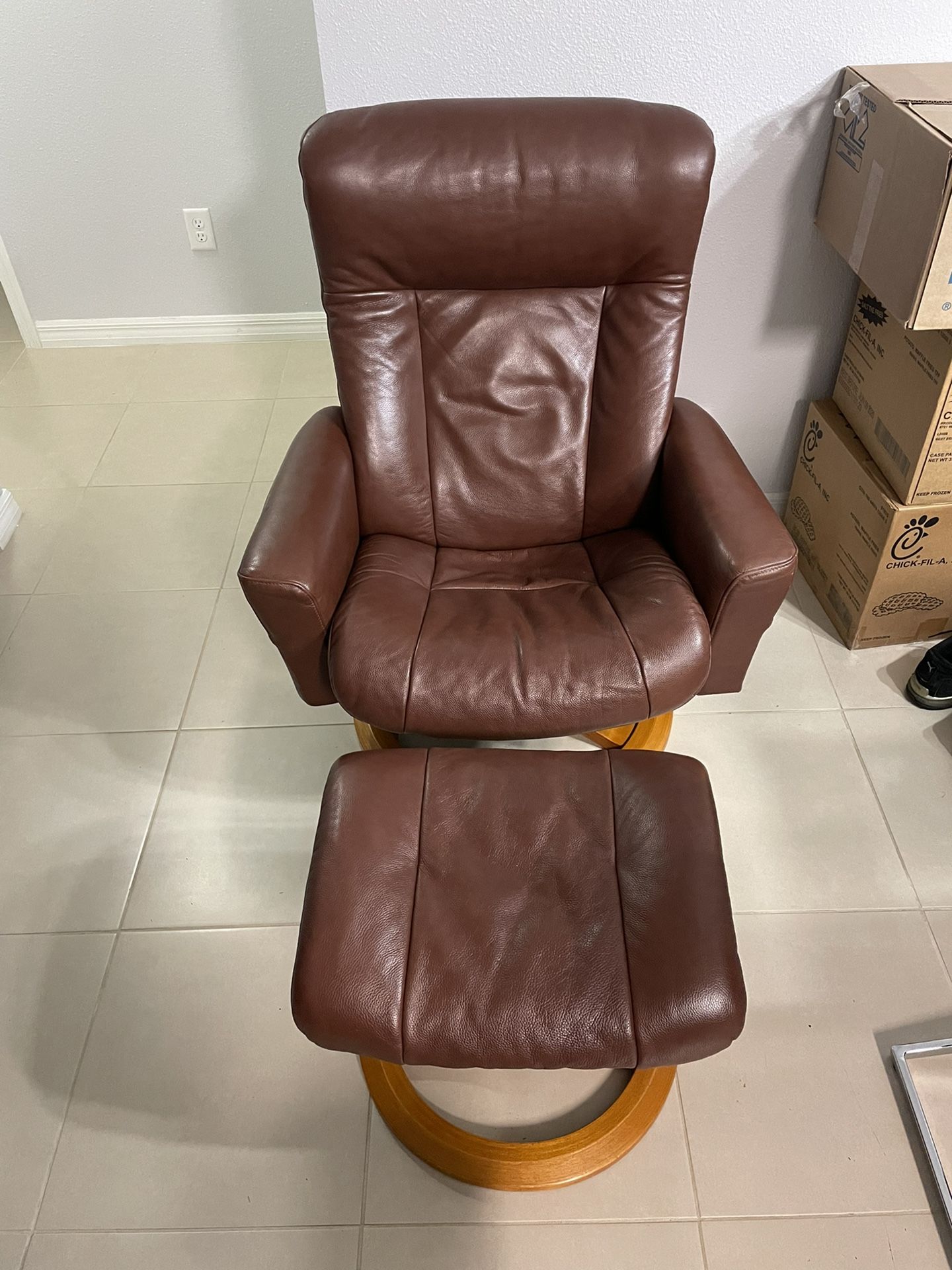Swivel Reclining Chair With Ottoman