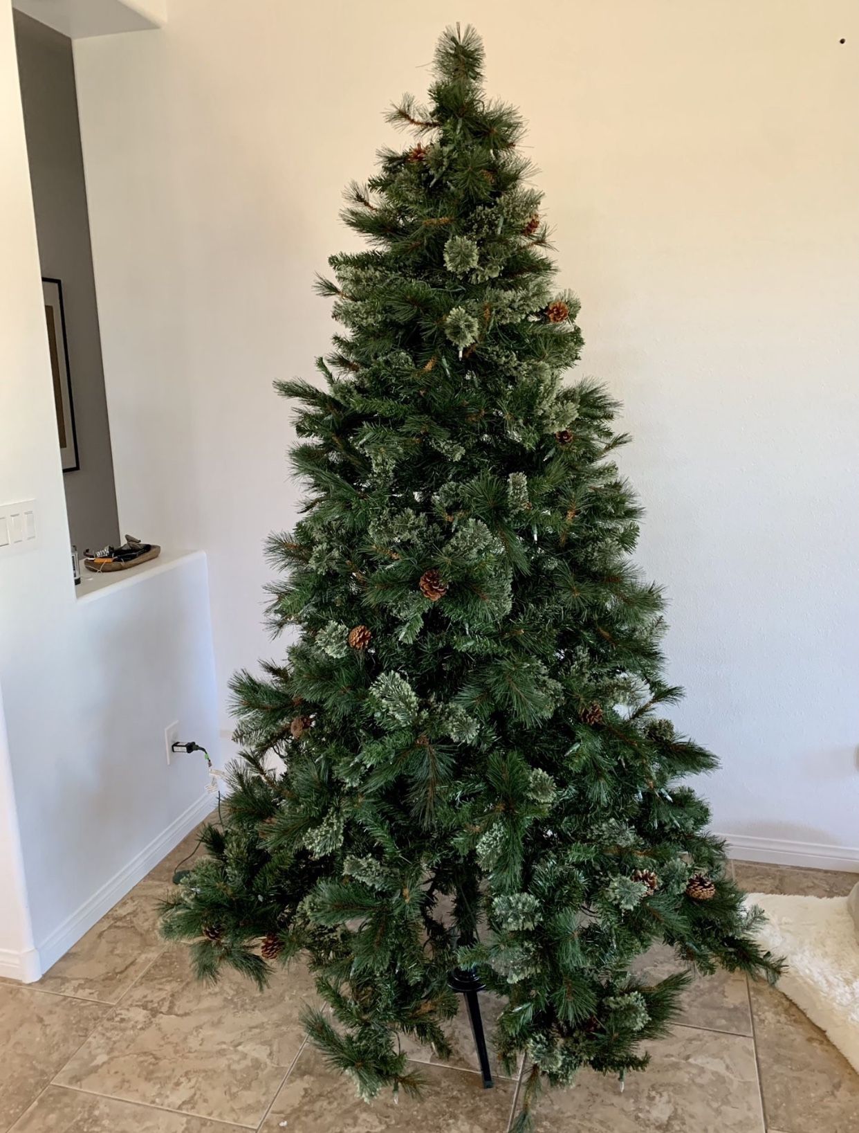 7.5 Ft Pre-Lit Martha stewart Alexander Pine Christmas Tree