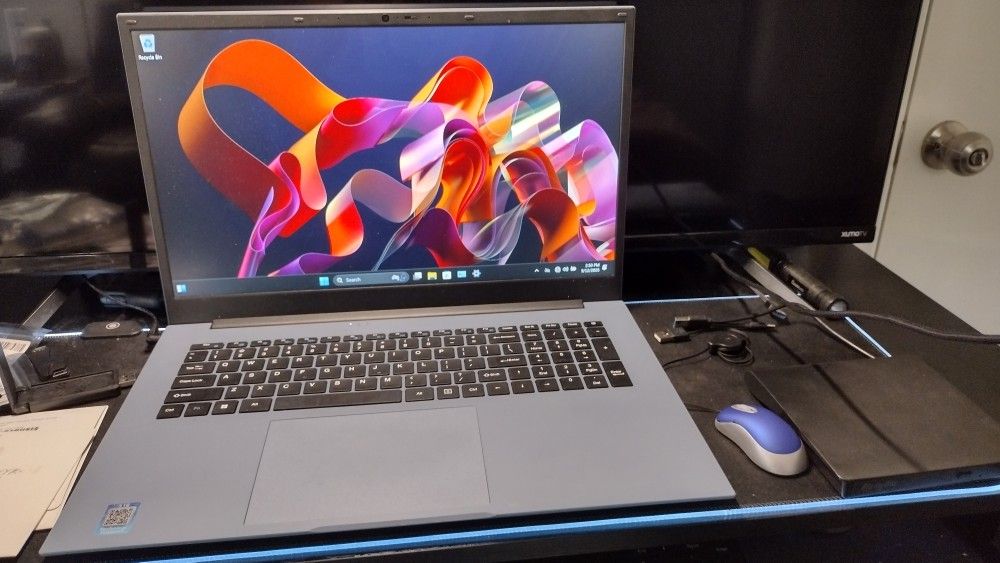 SGIN S18 18.5" FHD laptop pc 