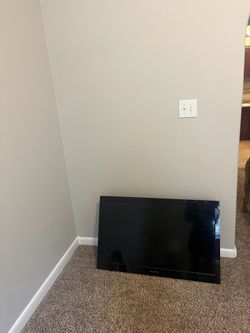 40in Flat Screen TV