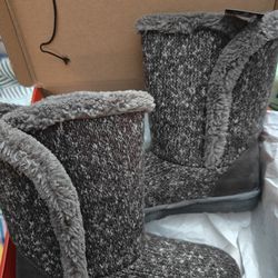 Women's Boots 🥾 Size 7, New, Color Grey, New